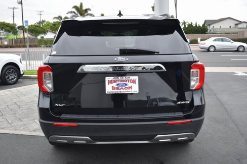 Used 2022 Ford Explorer XLT w/ Equipment Group 202A image 7