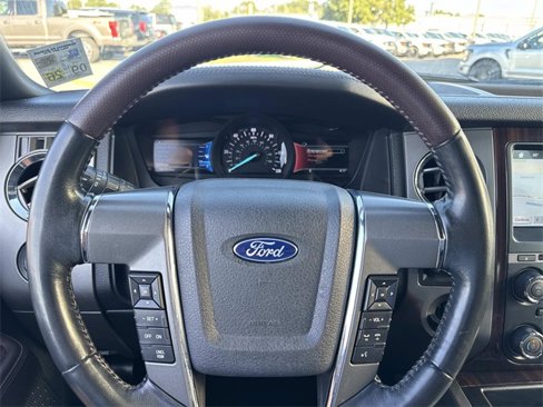 Used 2017 Ford Expedition Platinum image 28