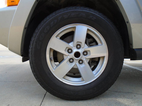 Used 2007 Jeep Commander Sport image 29
