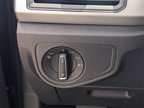 Used 2022 Volkswagen Atlas SE image 29