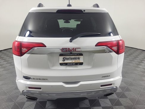 Used 2019 GMC Acadia Denali image 9