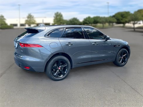 Used 2019 Jaguar F-PACE R-Sport image 7