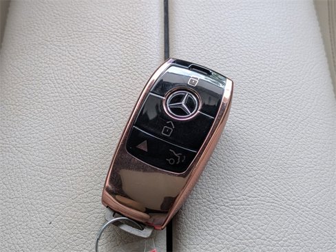 Used 2018 Mercedes-Benz E 400 4MATIC Sedan image 32