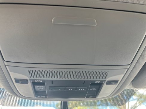 Used 2016 Acura TLX image 25