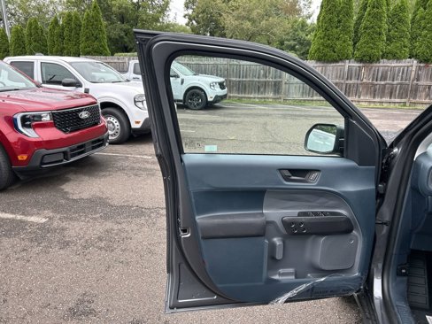 New 2025 Ford Maverick XL image 11