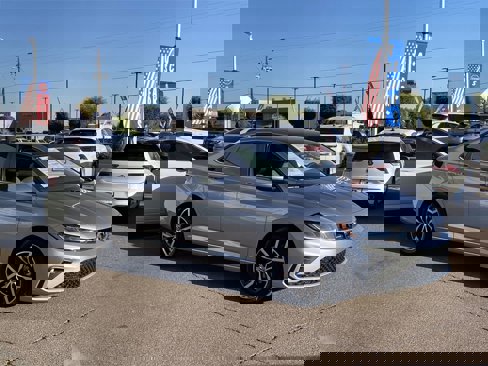 Certified 2025 Volkswagen Jetta SE image 3
