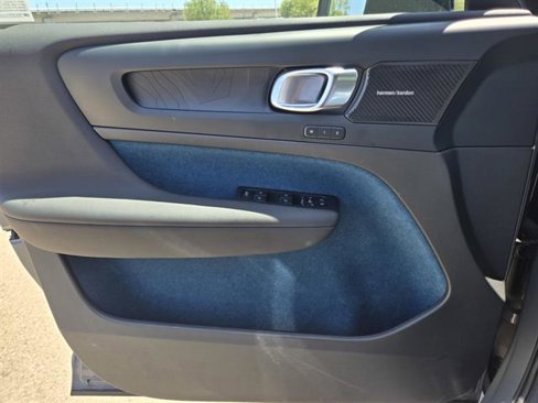 Certified 2023 Volvo C40 P8 Recharge Ultimate image 17