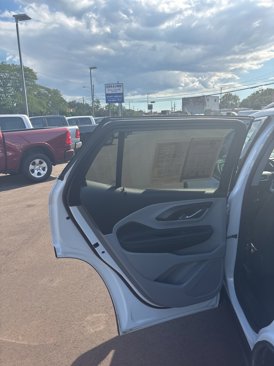 Used 2022 GMC Terrain SLT image 11