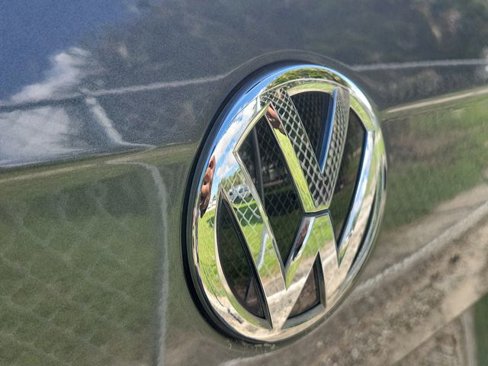 Used 2021 Volkswagen Tiguan S image 5