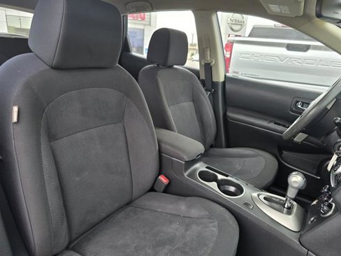 Used 2015 Nissan Rogue S image 4