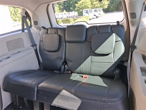 Used 2016 Dodge Grand Caravan American Value Package w/ UConnect Hands-Free Group image 13