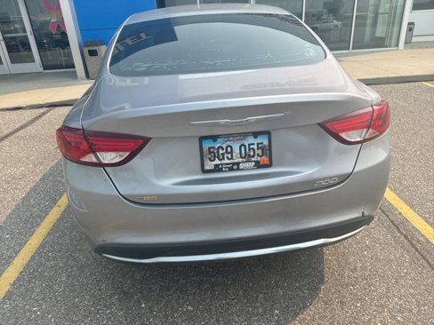 Used 2015 Chrysler 200 Limited image 3