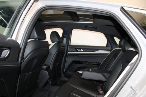Used 2025 Kia K5 GT-Line w/ GT-Line Premium Package image 11