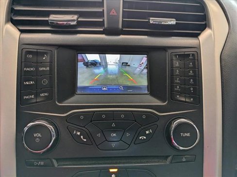 Used 2015 Ford Fusion SE image 15