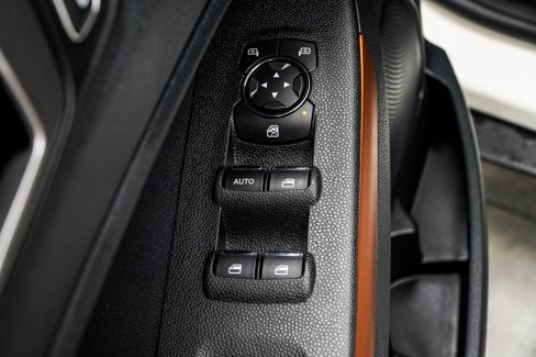 Used 2021 Ford EcoSport SE w/ SE Appearance Package image 31