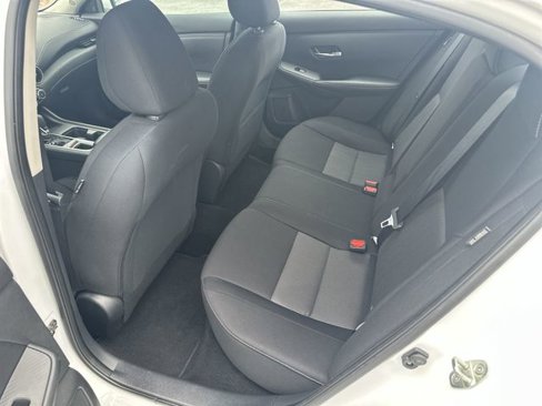 Used 2022 Nissan Sentra SV image 11