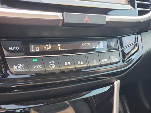 Used 2017 Honda Accord EX image 25