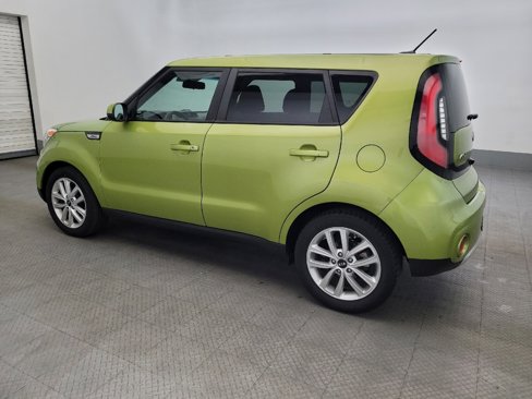Used 2017 Kia Soul + image 3