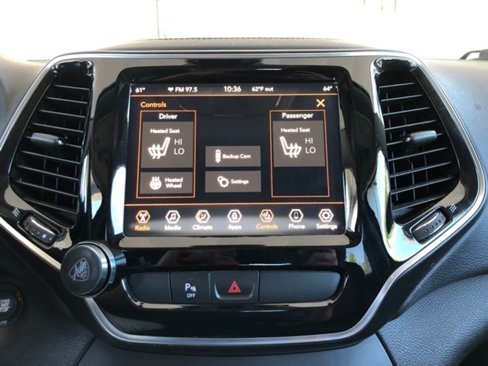 Used 2019 Jeep Cherokee Limited image 10