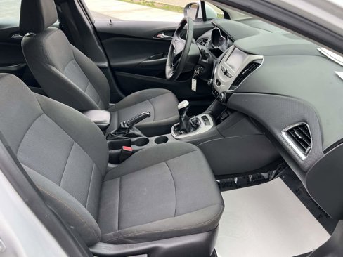 Used 2018 Chevrolet Cruze LS image 18