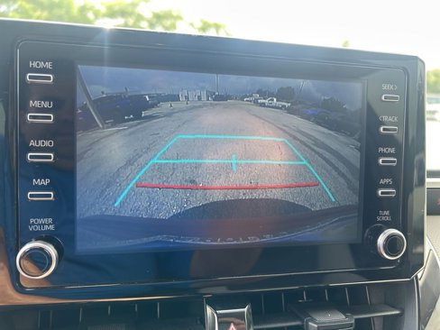 Used 2020 Toyota Corolla LE image 14