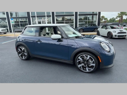 Certified 2025 MINI Cooper 2-Door Hardtop image 29