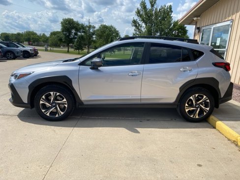 Used 2024 Subaru Crosstrek 2.0i Premium image 4