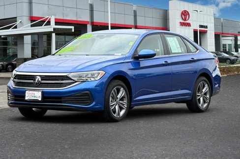 Used 2024 Volkswagen Jetta SE image 8