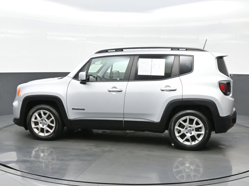 Used 2021 Jeep Renegade Latitude image 3