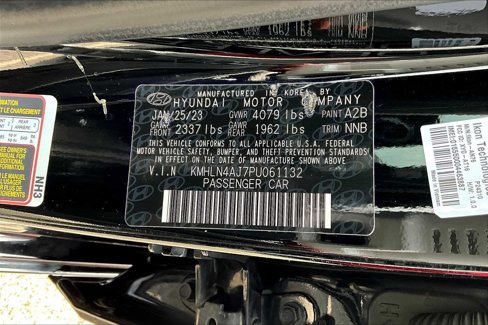 Used 2023 Hyundai Elantra Limited image 36