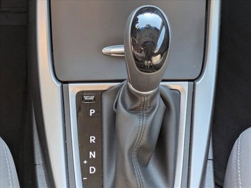 Used 2015 Hyundai Elantra SE image 14