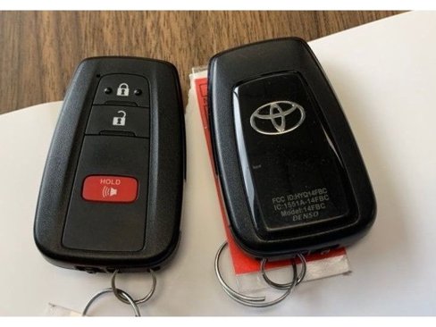 Used 2022 Toyota Corolla Cross XLE image 10