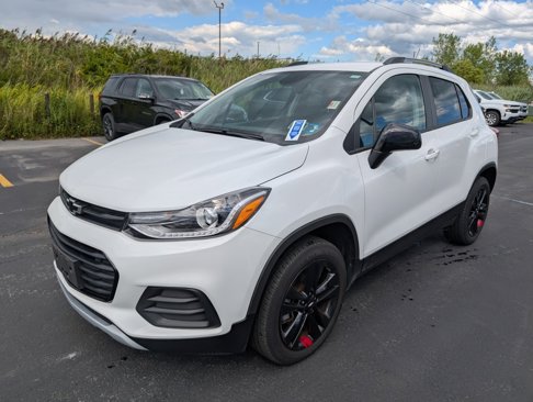 Used 2022 Chevrolet Trax LT w/ Redline Edition image 4