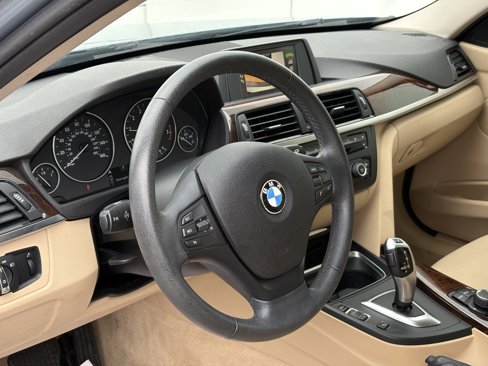 Used 2014 BMW 320i Sedan image 13