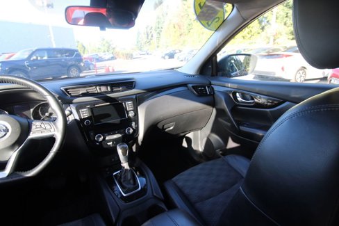 Used 2022 Nissan Rogue Sport SV w/ Technology Package image 28