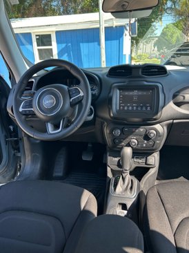Used 2018 Jeep Renegade Latitude image 14
