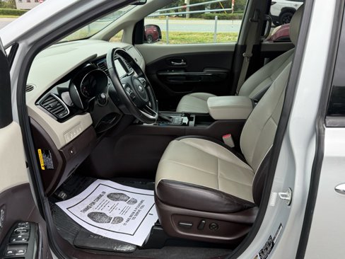 Used 2017 Kia Sedona SX Limited image 13