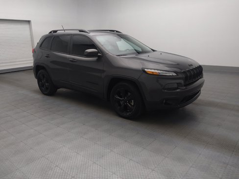 Used 2018 Jeep Cherokee Latitude w/ Altitude Package image 11
