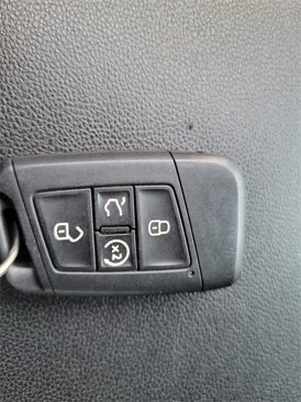 Used 2022 Volkswagen Atlas Cross Sport SE image 8