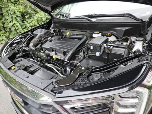 Used 2024 GMC Terrain SLE image 9