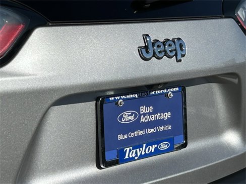 Used 2019 Jeep Cherokee Limited w/ Luxury Group image 32