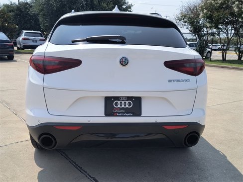 Used 2022 Alfa Romeo Stelvio Sprint image 7