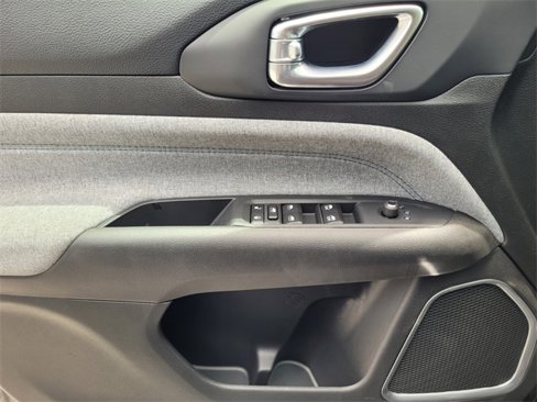 New 2025 Jeep Compass Latitude image 26