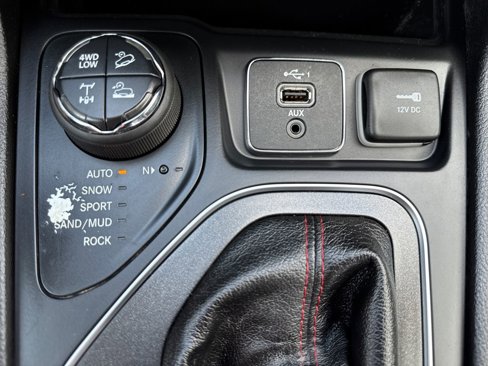Certified 2020 Jeep Cherokee Trailhawk w/ Comfort/Convenience Group image 37