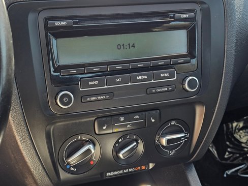 Used 2011 Volkswagen Jetta SE image 7