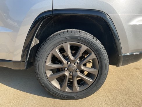 Used 2016 Jeep Grand Cherokee Limited 75th Anniversary image 6