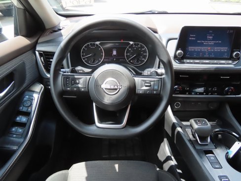 Used 2022 Nissan Rogue SV image 24