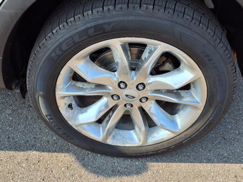 Used 2015 Ford Explorer XLT w/ Equipment Group 202B image 8