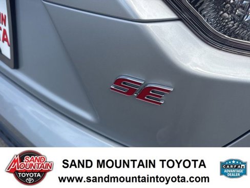 Used 2022 Toyota Corolla SE image 9