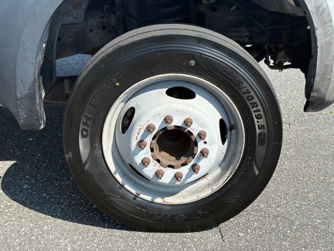 Used 2007 Ford F550 2WD Regular Cab Super Duty image 9